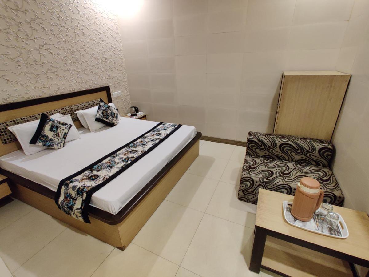 Vrinda Apartments Amritsar Exterior foto
